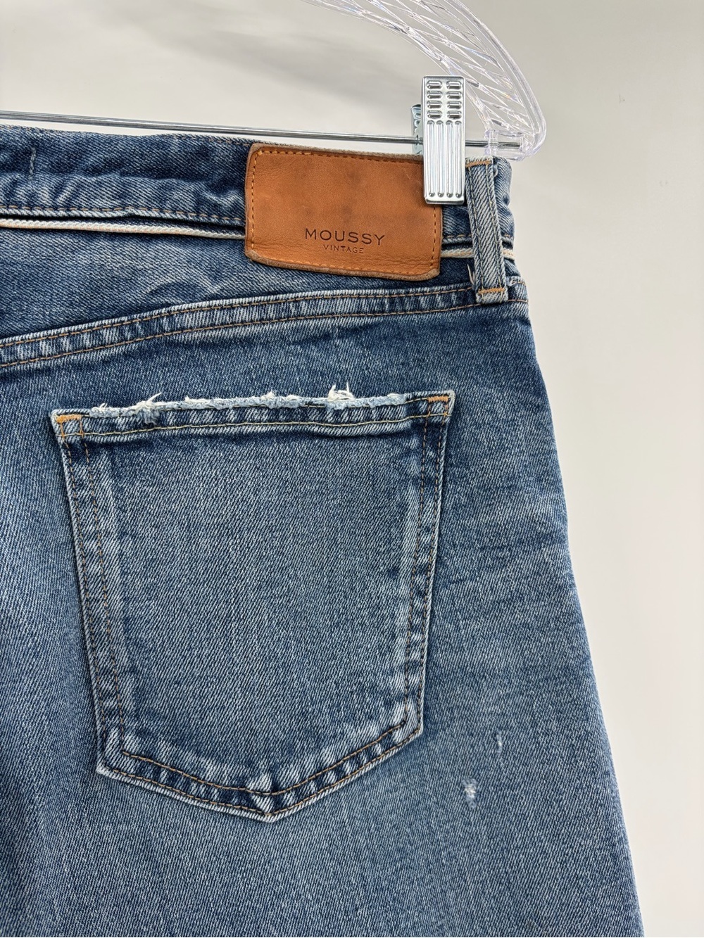 Moussy Light Vintage Denim Avenal tapered mid rise blue cropped Jeans size 34 - Picture 12 of 16